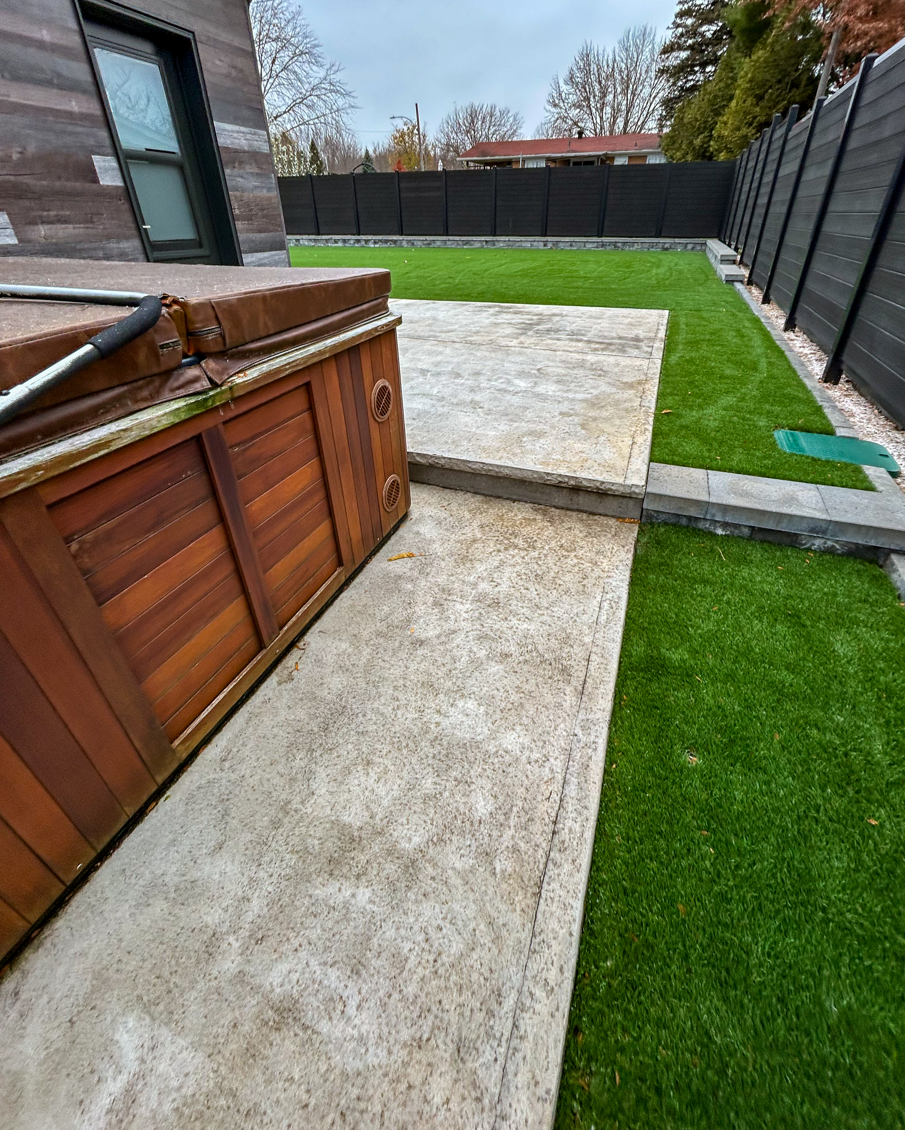 Gazon synthétique installé